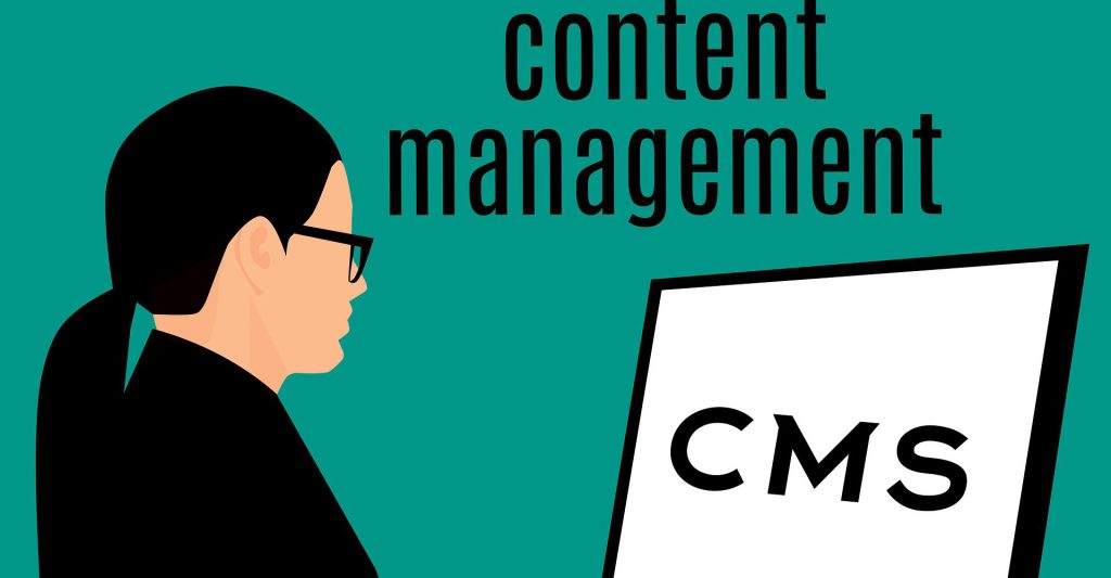 gestione contenuti cms con operatore al computer